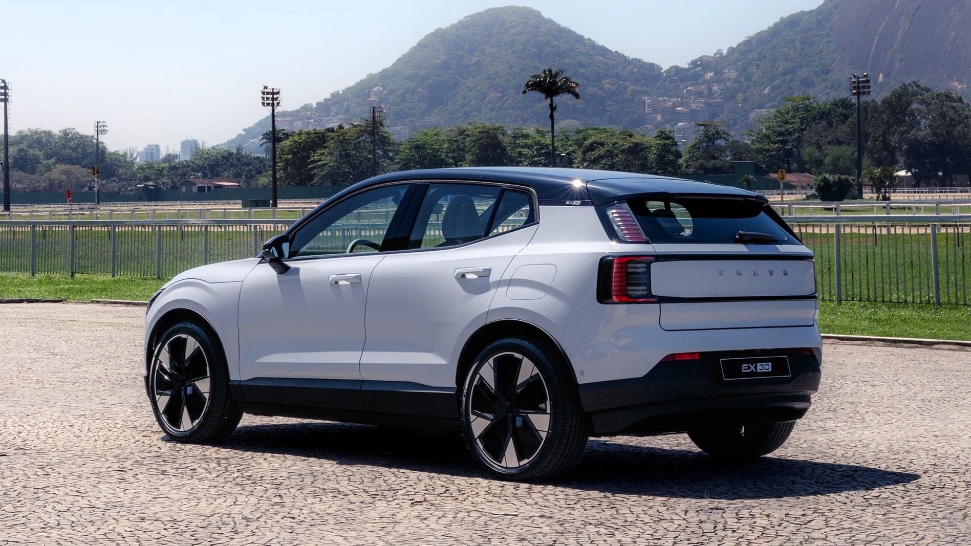 Volvo EX30