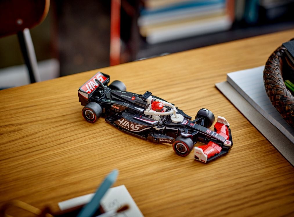 LEGO Speed Champions Auto de Carreras MoneyGram Haas F1 Team VF-24