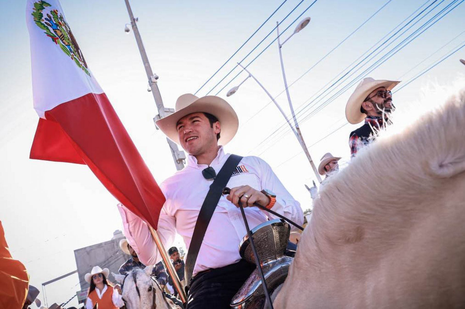 Samuel García, precandidato a la presidencia de la República por Movimiento Ciudadano, encabezó su evento de precampaña montando a caballo