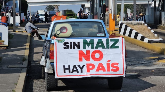 Agricultores mantienen bloqueos en Michoacán y escalan conflicto hacia el T-MEC