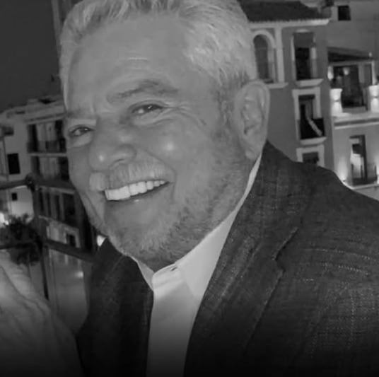 Víctor Cruz Russek, esposo de Maru Campos