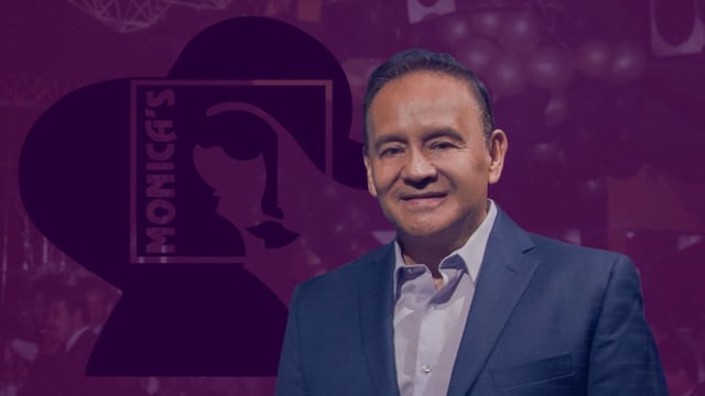 Él es Efraín Santacruz, fundador del primer bar gay en Guadalajara en 1980