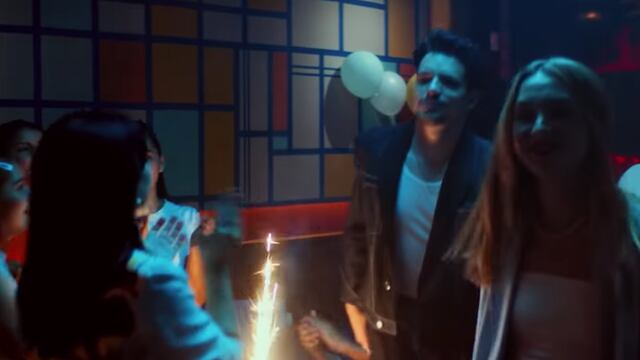 Lasso 'Ojos Marrones' video YouTube