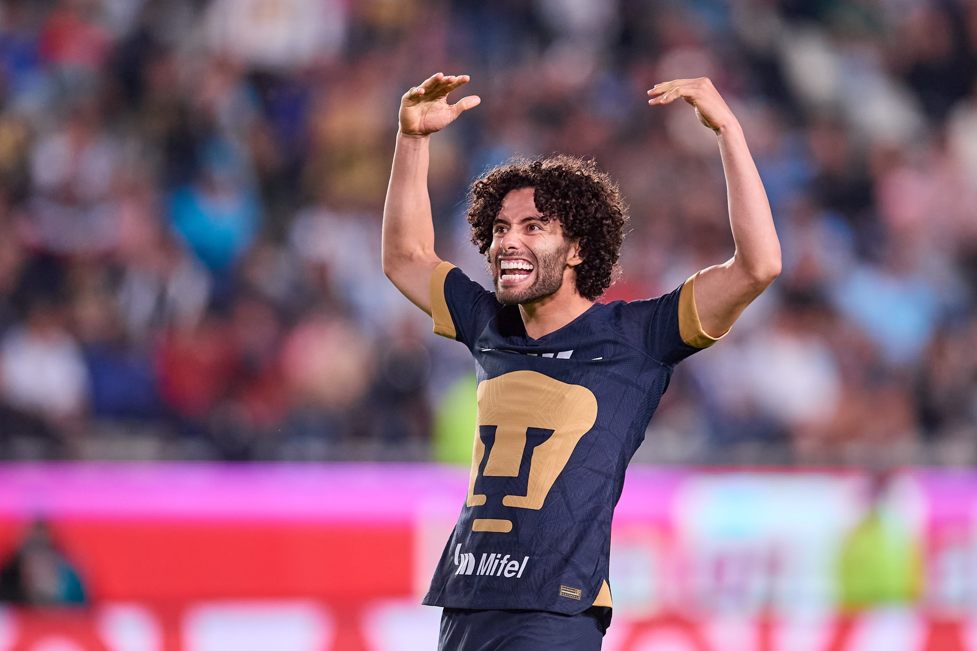 Chino Huerta con Pumas