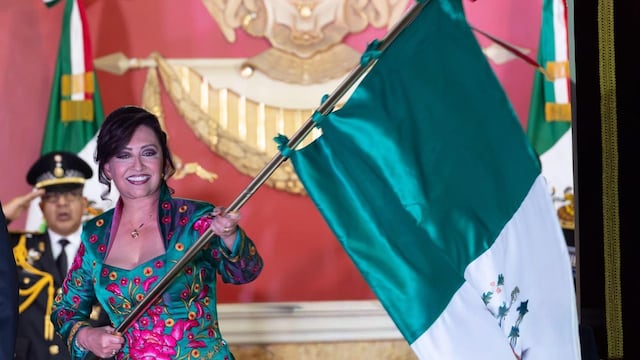 Lorena Cuéllar da su último Grito de Independencia como gobernadora de Tlaxcala.