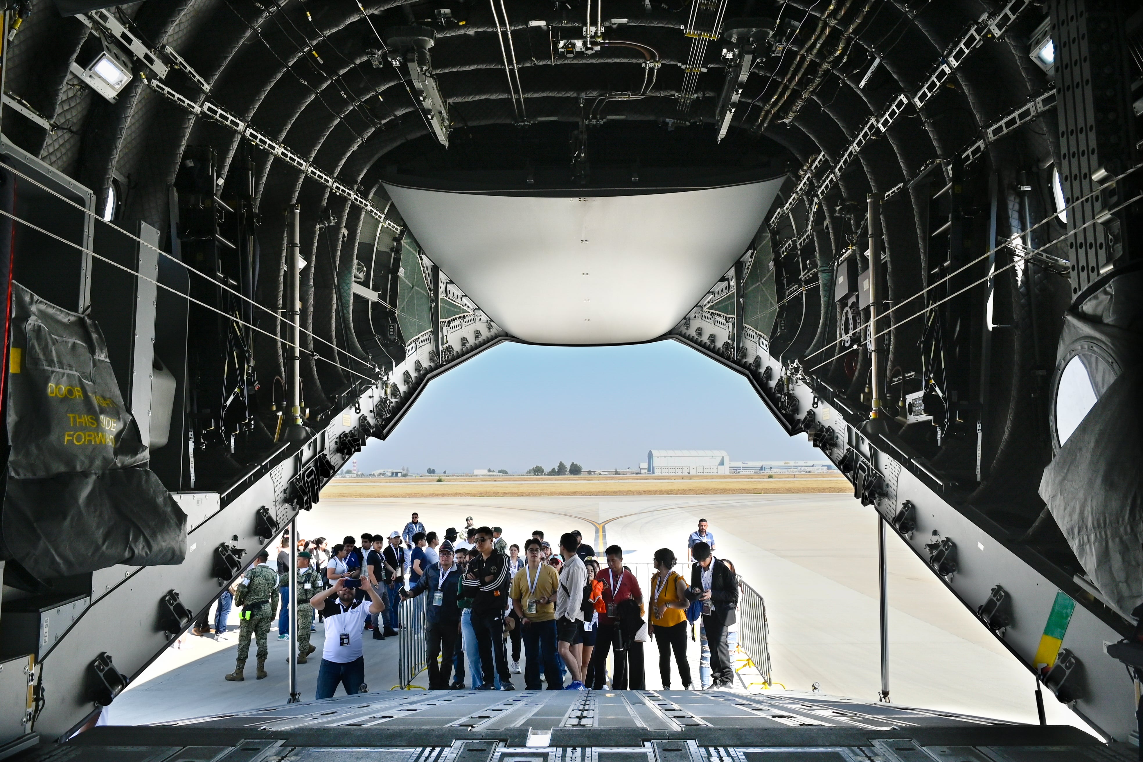 Los asistentes de la FAMEX 2025 tuvieron la oportunidad de conocer el interior del A400M
