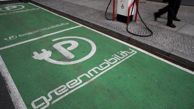 Cargador para auto eléctrico