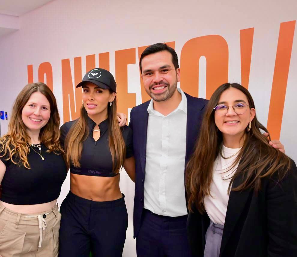 Jorge Álvarez Máynez da la bienvenida a Macky González