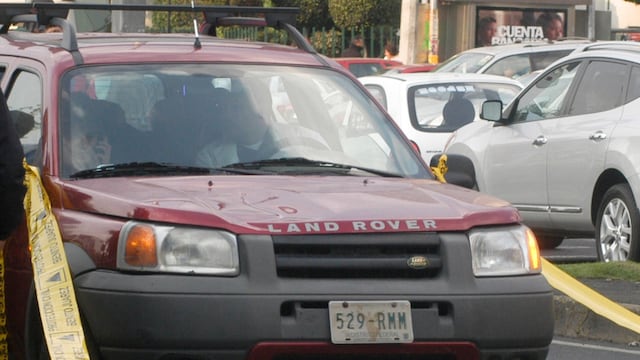 Sujetos armados se llevaron las camionetas que eran transportadas en tráileres nodriza