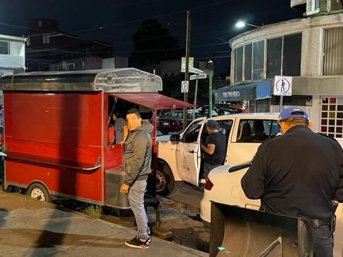 COYOACÁN RETIRA PUESTOS AMBULANTES Y CERVECERÍAS DE SU VÍA PÚBLICA
