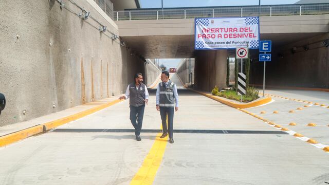 Fernando Flores Fernández atestiguó el inicio de operaciones de un paso a desnivel