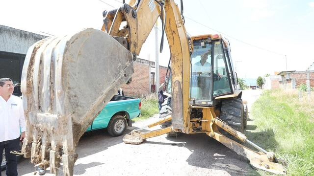 Diego Sinhue Rodríguez dio banderazo a construcciones en Tarandacuao, Guanajuato