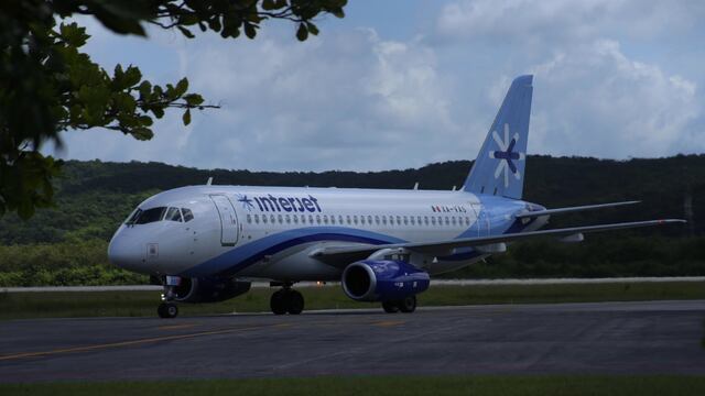 Denuncian presunto mal olor en vuelo de Interjet; aerolínea lo desmiente.