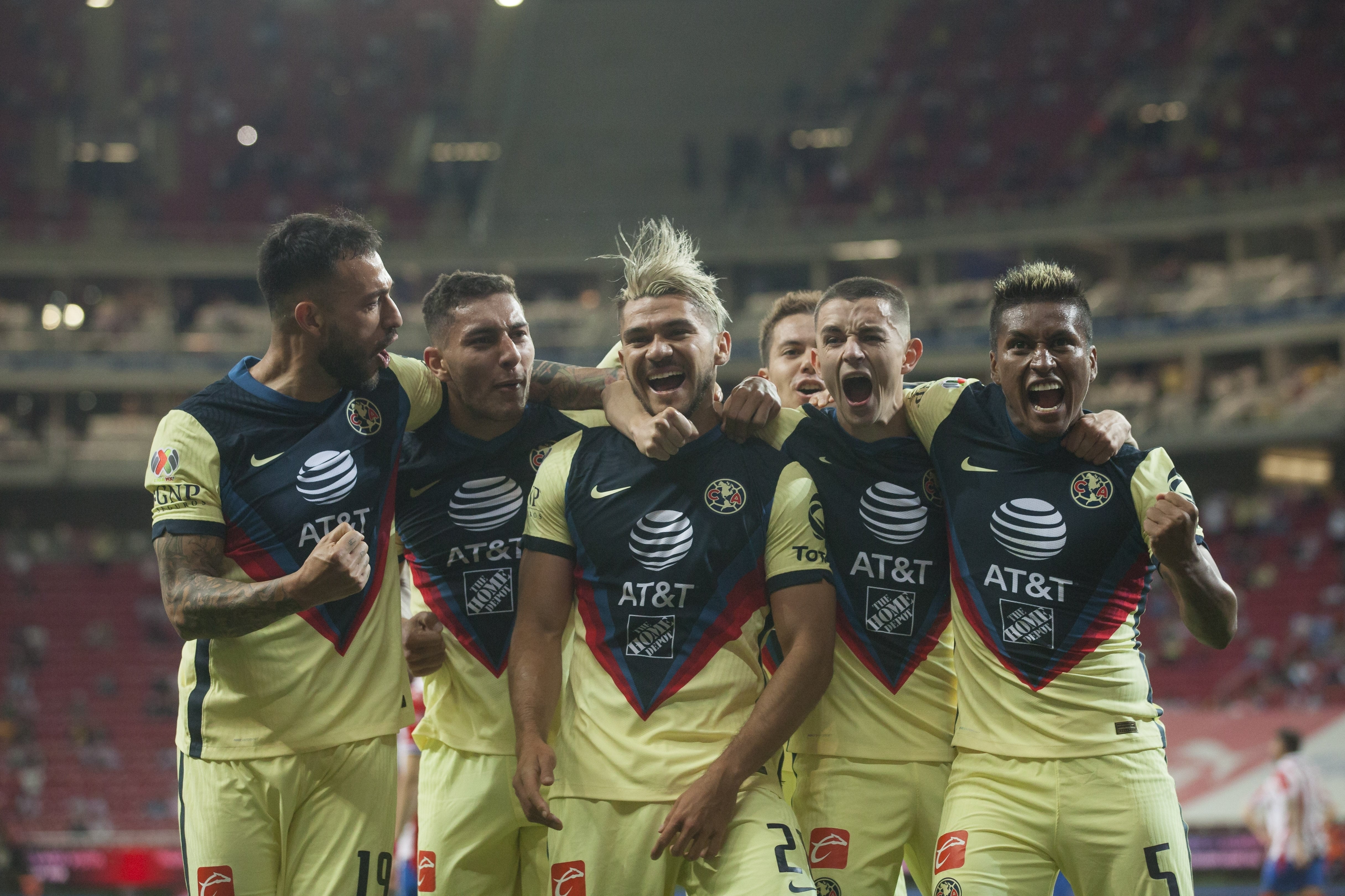 Club América en el Estadio Akron
