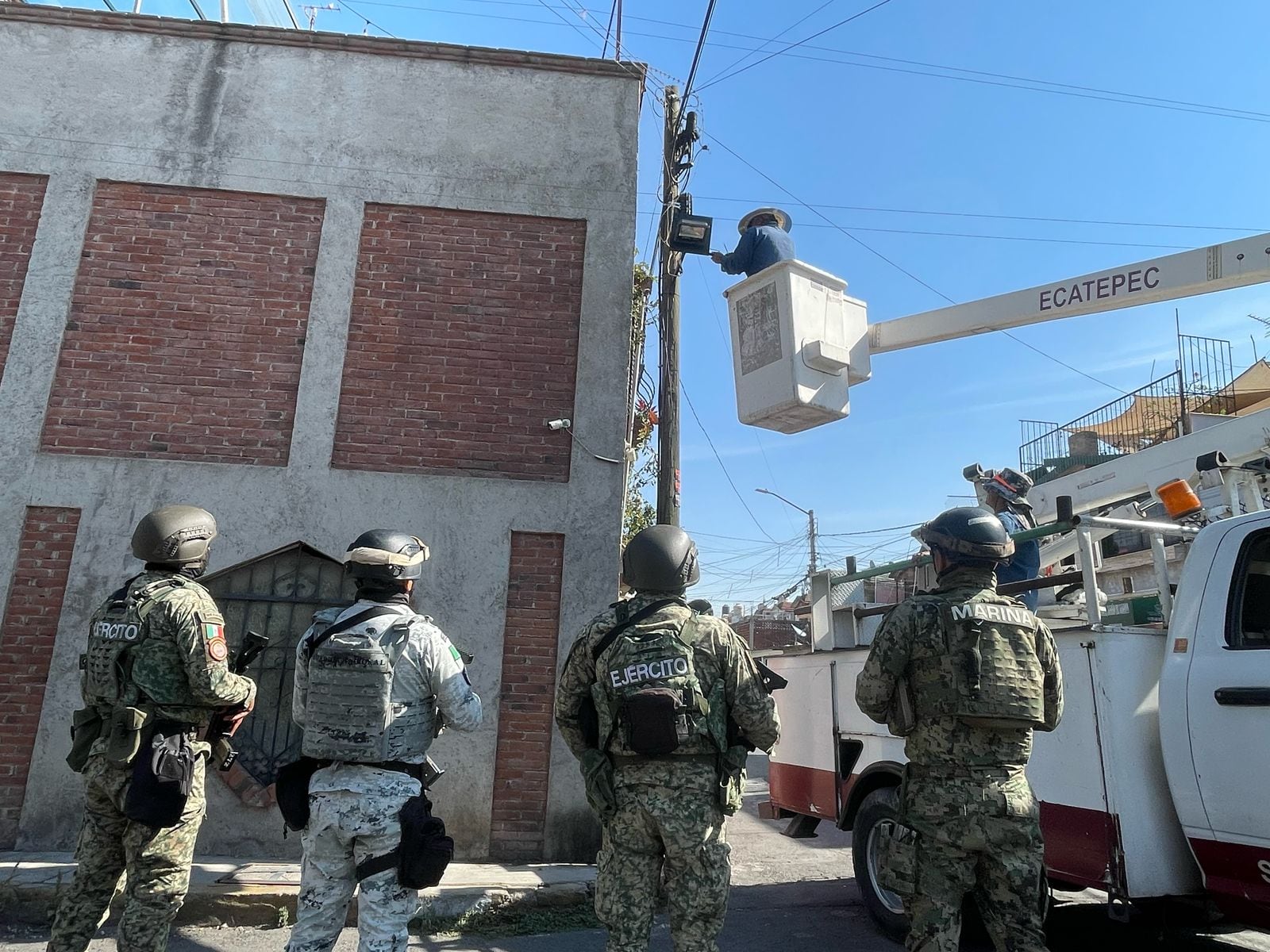 Estado de México: Retiran cámaras de vigilancia no oficiales en Ecatepec