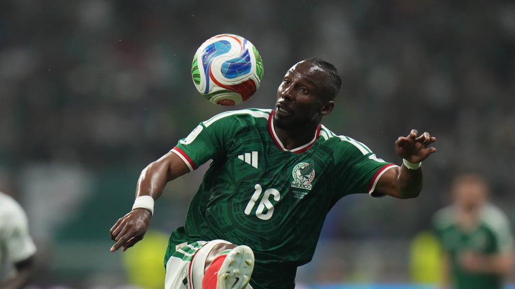 México vs Inglaterra: Toni Amor explica por qué sacaron a Julián Quiñones