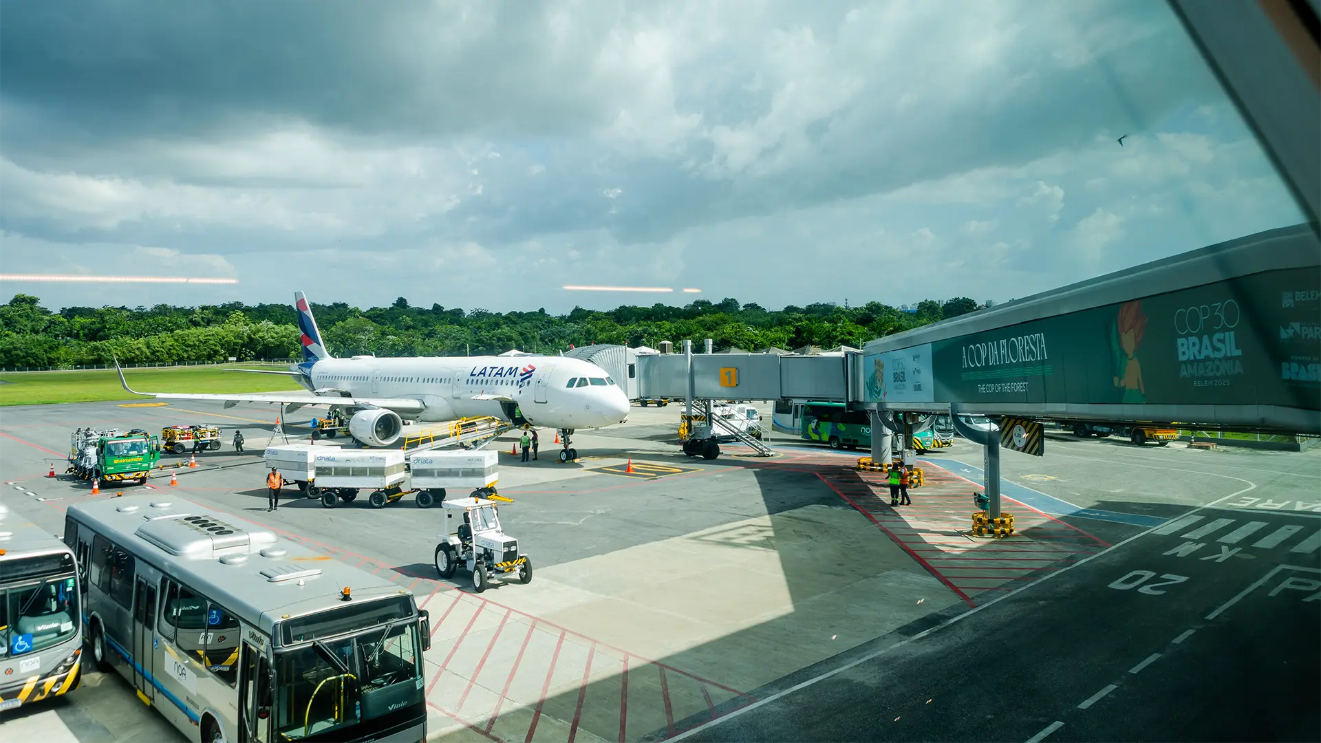 A marchas forzadas la descarbonización en la industria aérea