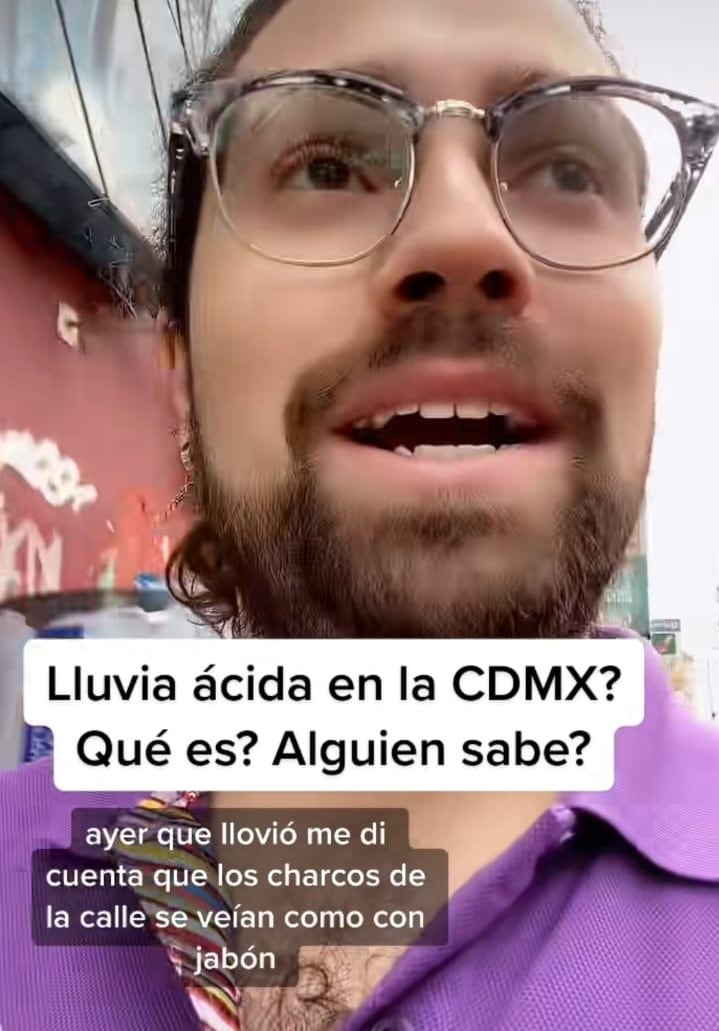 Descubre restos amarillos en los charcos de la CDMX y pregunta si es lluvia ácida