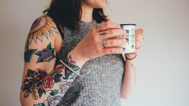 No hay evidencia de que las tintas de colores sean peligrosas.