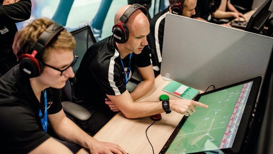 VAR en la Liga Premier