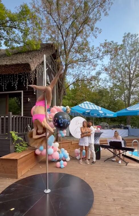Gender reveal con bailarinas en el tubo