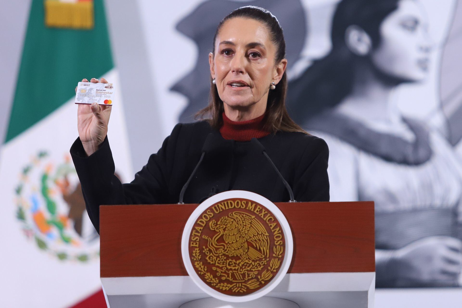 Claudia Sheinbaum confirma Farmacias del Bienestar junto a sucursales del Banco del Bienestar