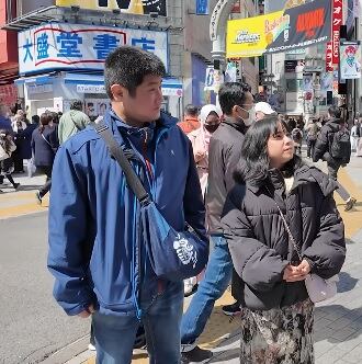 Seguidores de Paolita Suárez en Shibuya, Tokio.