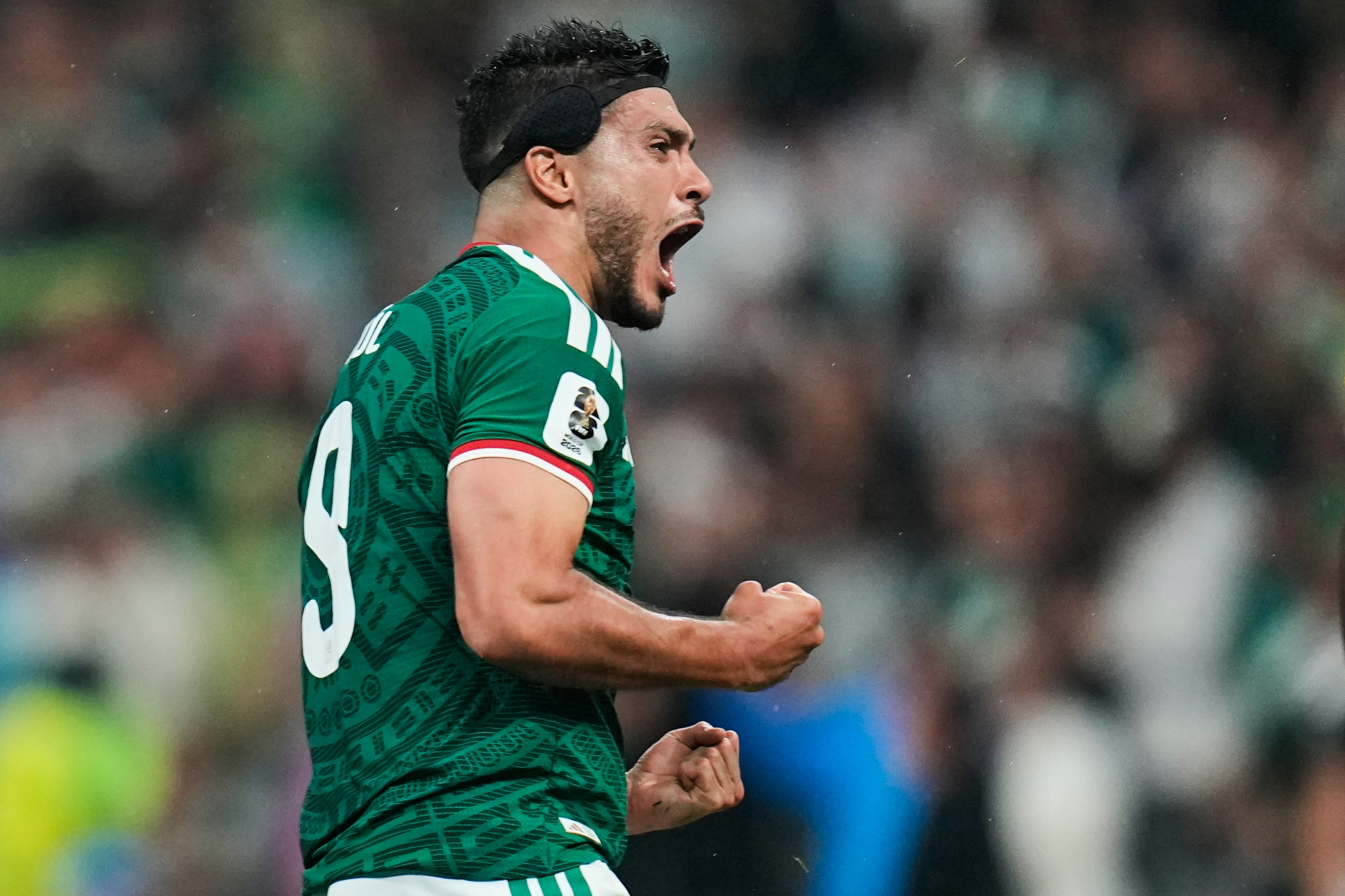 Raúl Jiménez anotó el 2-0 para México