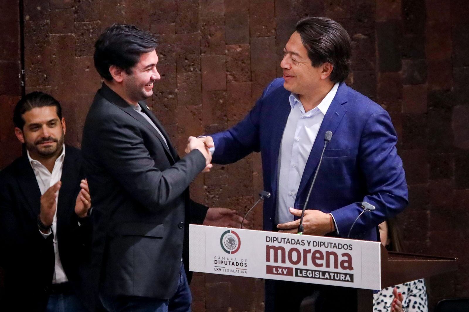 El ex diputado del PRI se pasó a Morena y fue recibido por Mario Delgado