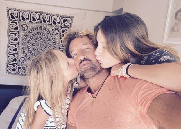Gabriel Soto e hijas