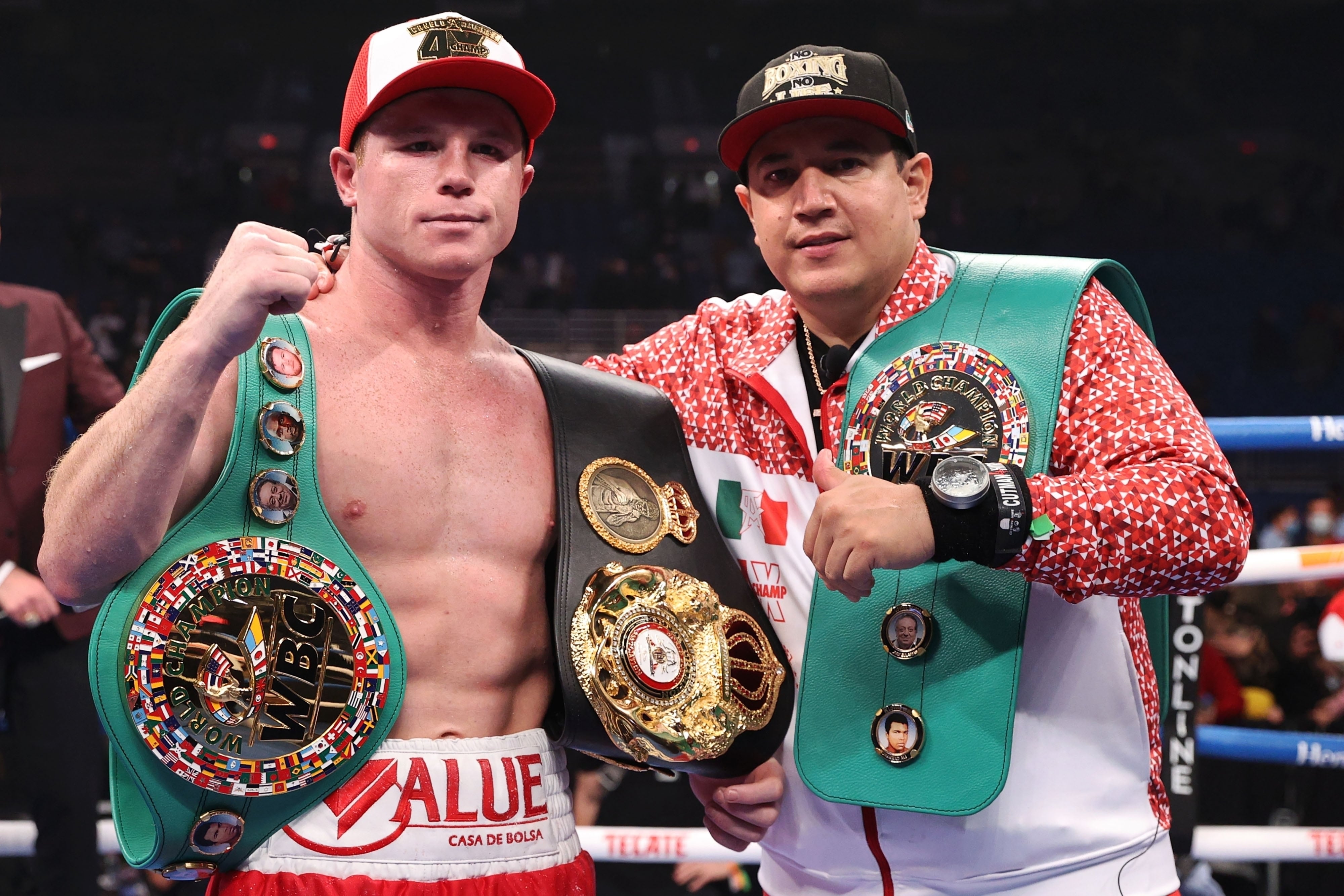 Canelo Álvarez y Eddy Reynoso