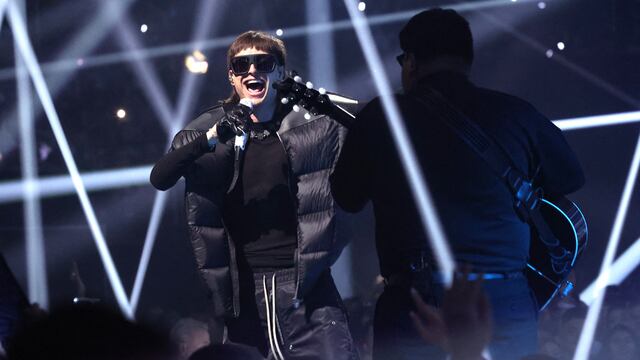 Peso Pluma en los MTV Video Music Awards 2023.