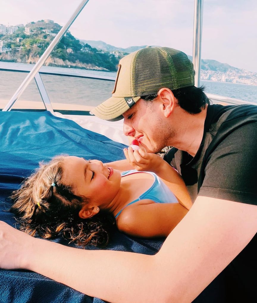 El novio de Natália Subtil con Mila