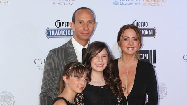 Andrea Legarreta y familia