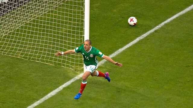 Hernández festeja gol con el Tri.