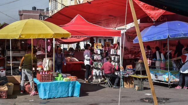 Un tianguis en la alcaldía Gustavo A. Madero.