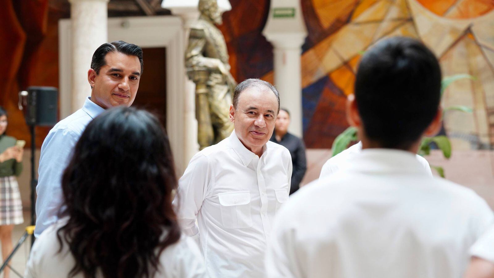 Alfonso Durazo capacita a 350 mil sonorenses en inteligencia artificial con Microsoft