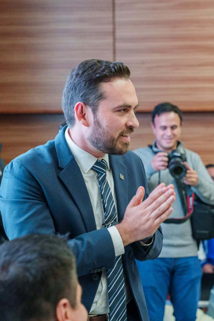 Alan Márquez en su registro como candidato a diputado federal por Guanajuato