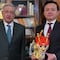 AMLO se reúne con Zhang Run, embajador de China en México, y le da un regalo muy especial
