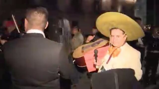Silvestre Manuel Temoltzin Angulo se vistió como mariachi para celebrar el cumpleaños del presidente