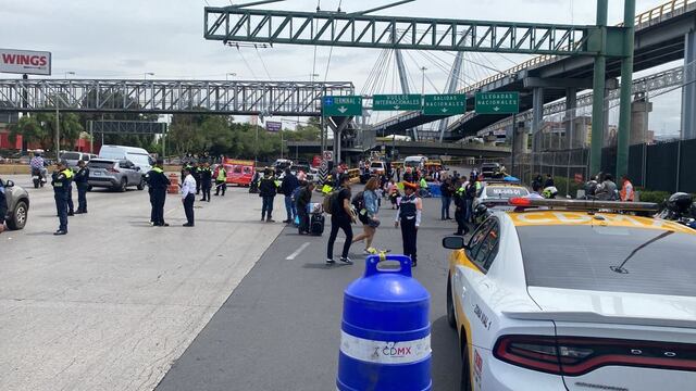 Bloqueo en Circuito Interior a la entrada del AICM de la Terminal 1