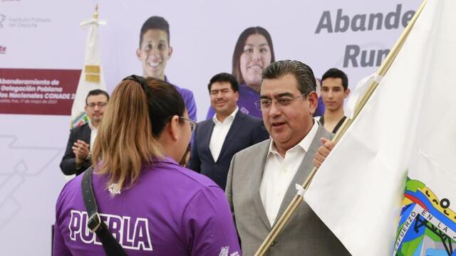 Sergio Salomón abandera a delegación camino a Nacionales Conade 2023