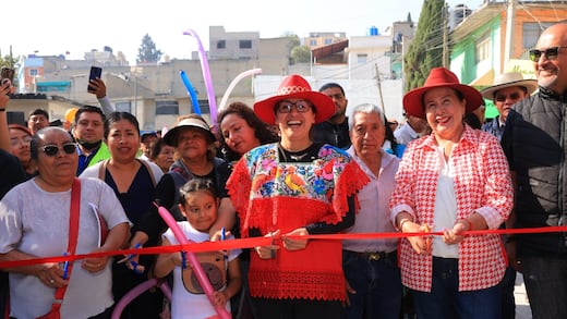 Azucena Cisneros rehabilita calle Amatepec en Ecatepec con inversión de 10 mdp