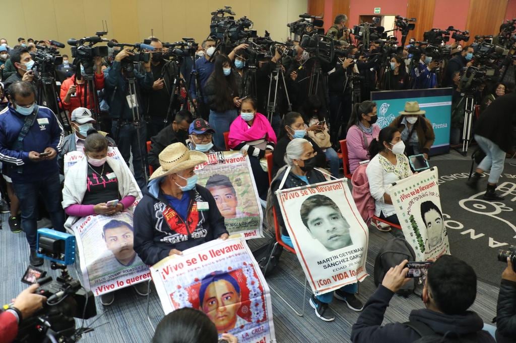 Caso Ayotzinapa: GIEI revela que el Ejército interceptó comunicaciones en tiempo real la noche que los 43 fueron desaparecidos