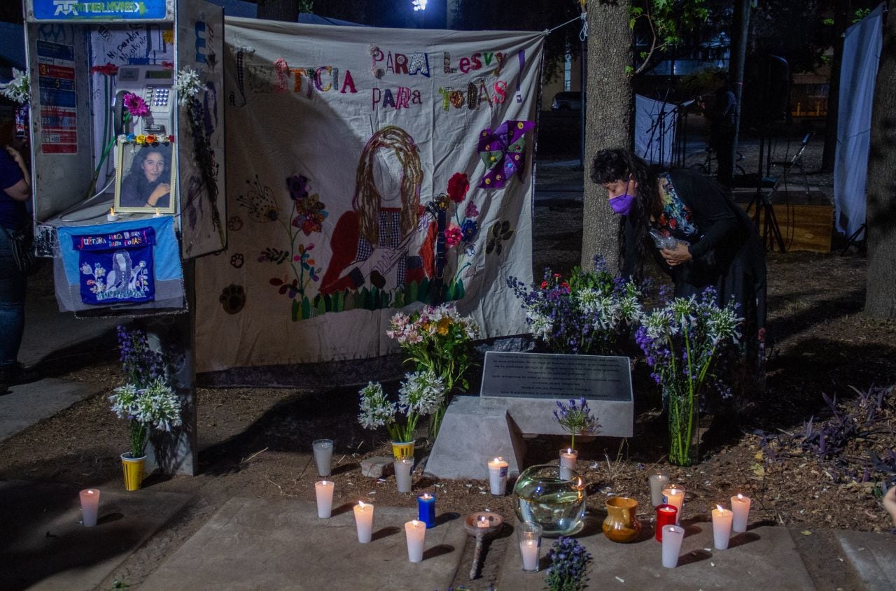 Velada por el feminicidio de Lesvy