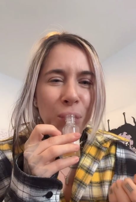 Rebekka Blue, influencer que vende saliva