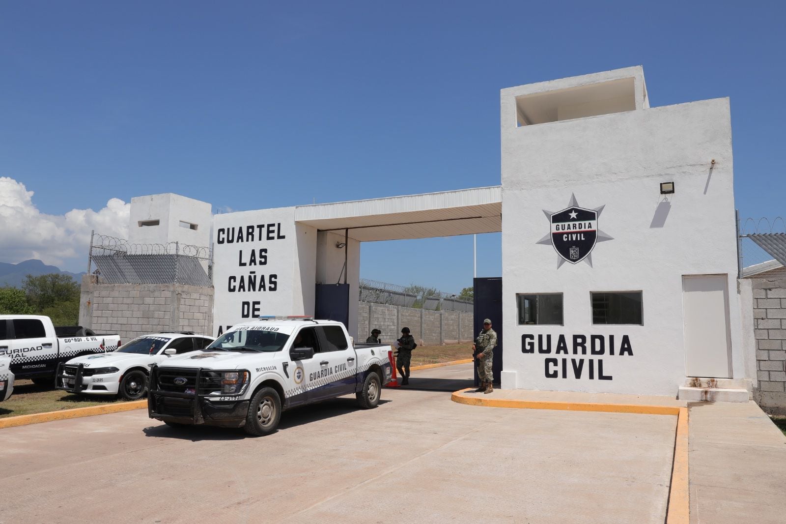 Alfredo Ramírez Bedolla inaugura cuartel de la Guardia Nacional en Arteaga