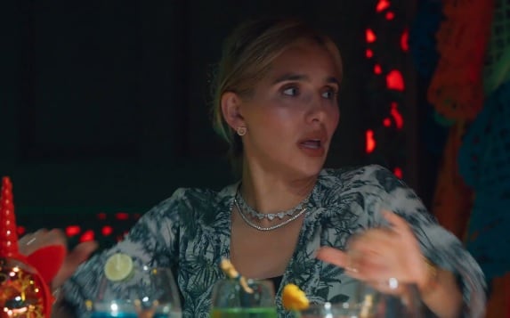 Marcela Mistral cela a Poncho de Nigris en Secretos de Parejas.