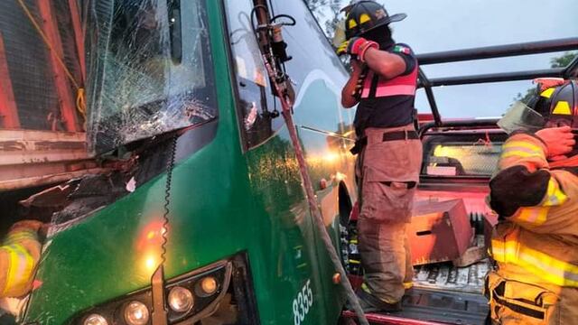 Choque de autobús en la Autopista del Sol