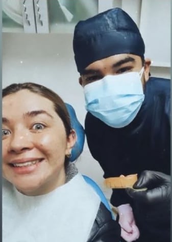 Daniela Luján acude al dentista